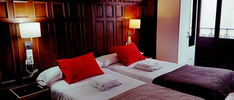 Twin Room | Blackout drapes, soundproofing, free WiFi, wheelchair access