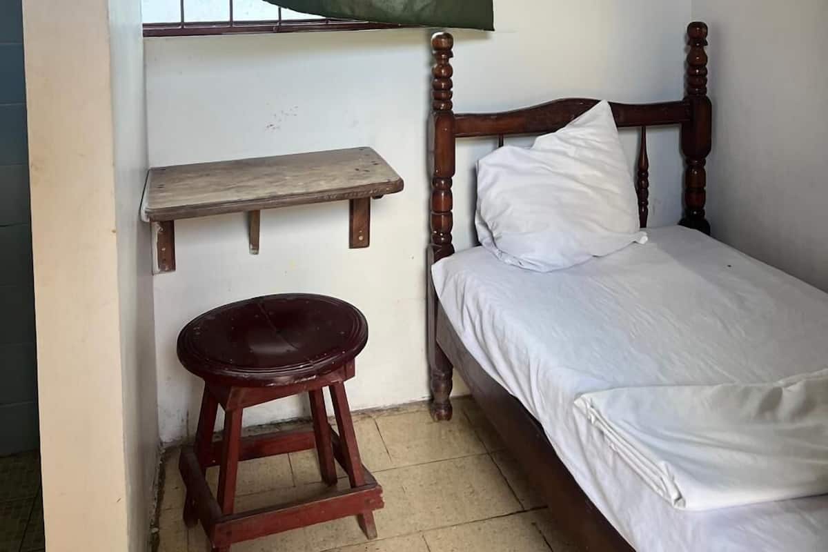 Habitación individual básica | Wifi gratis y ropa de cama