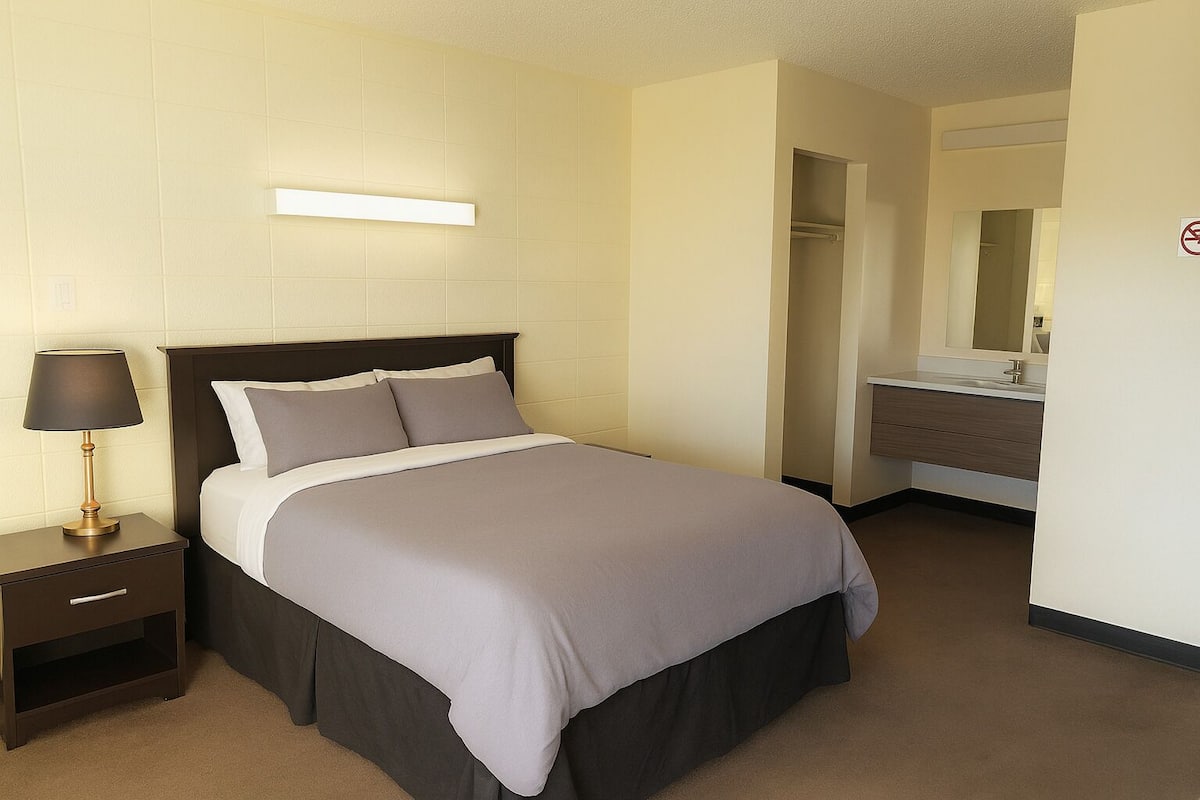 Economy Single Room | Blackout drapes, free WiFi