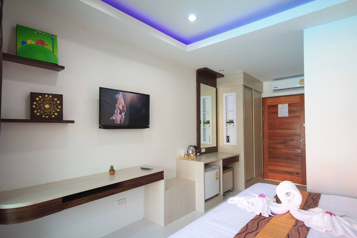 Superior Pool View Double Bed | 客房設施服務