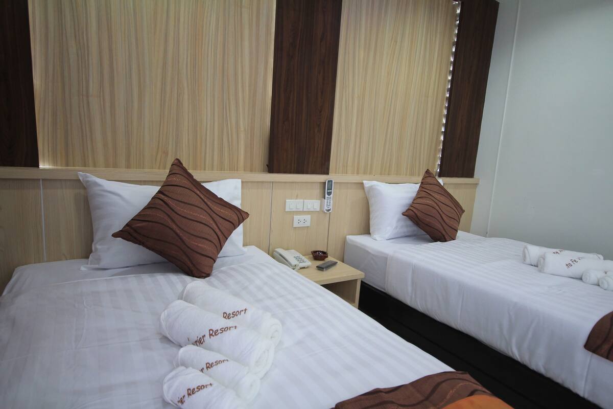 Superior Pool View Twin Bed | 房內夾萬、書桌、免費 Wi-Fi