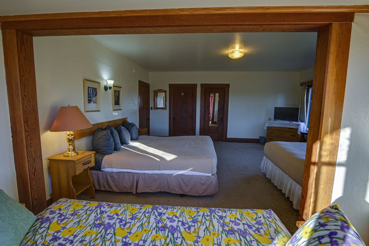 Premium Double Room | In-room dining