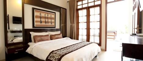 Deluxe Room | Desk, free WiFi, bed sheets