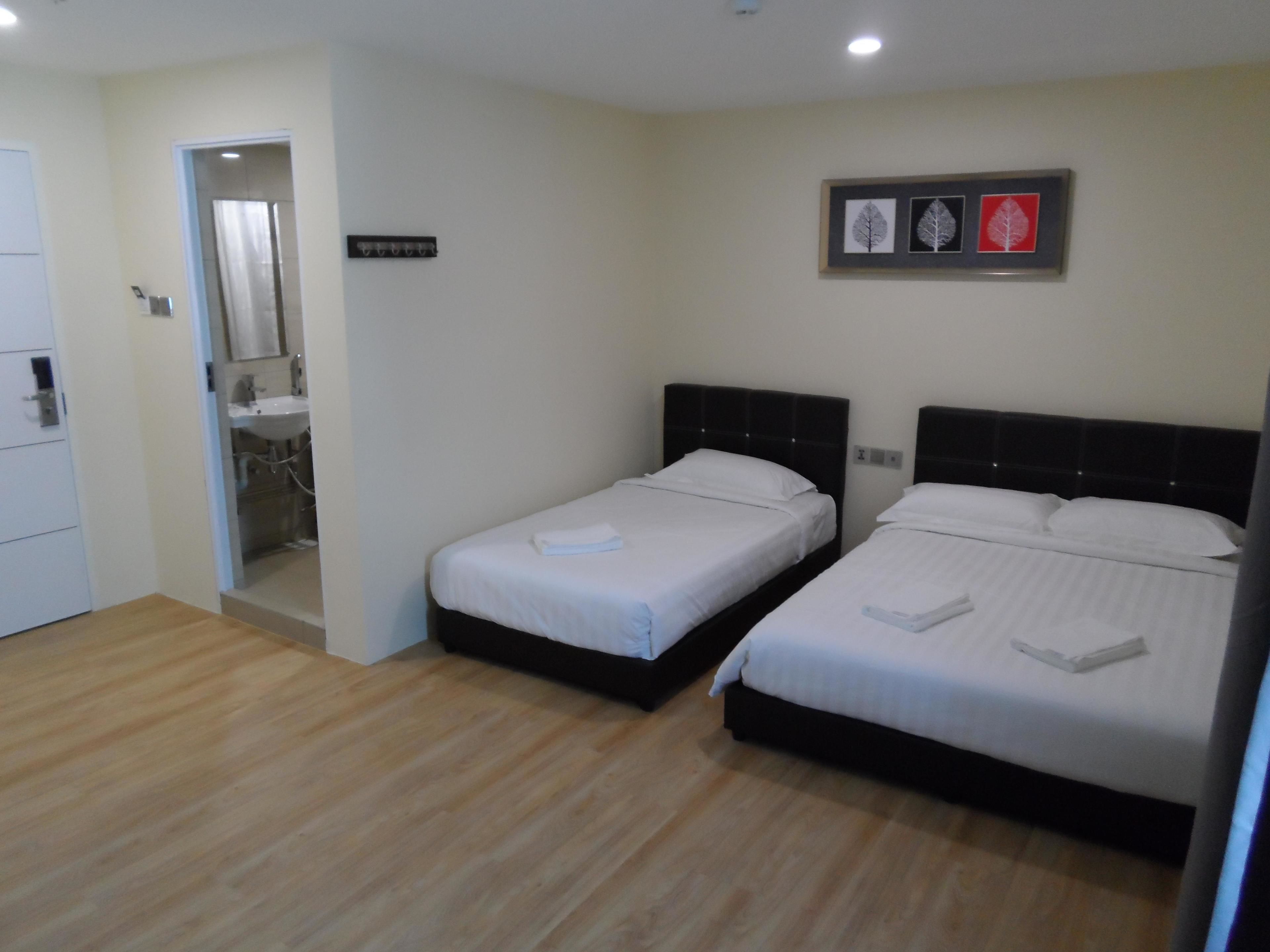 family room | desk, free wifi