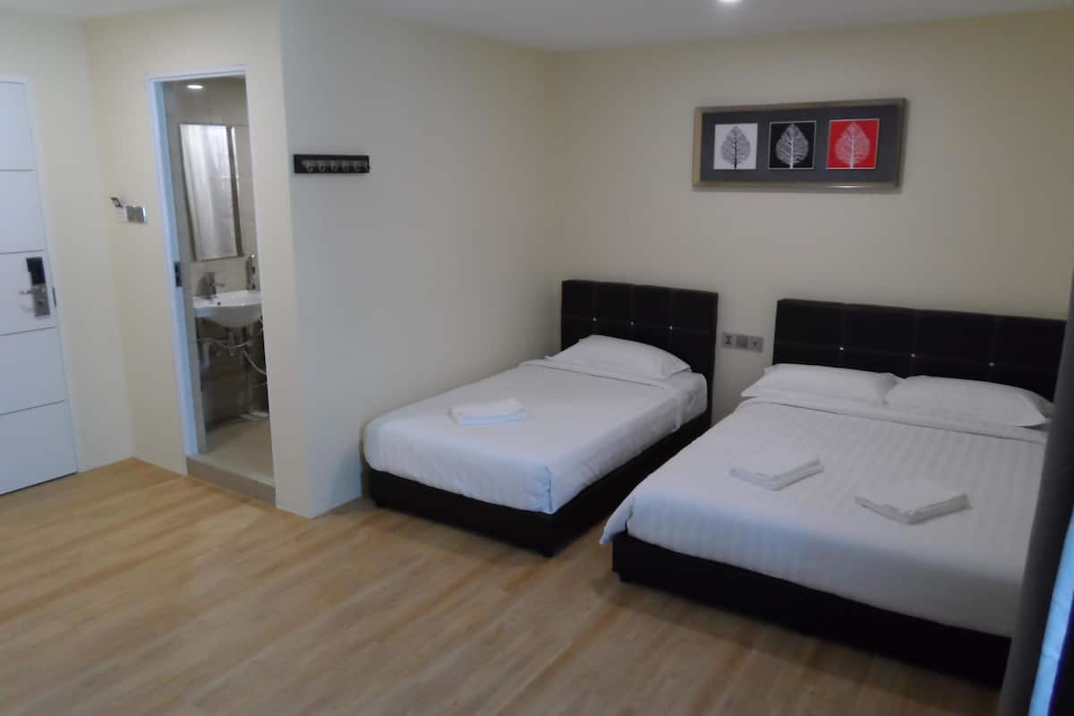 family room | desk, free wifi