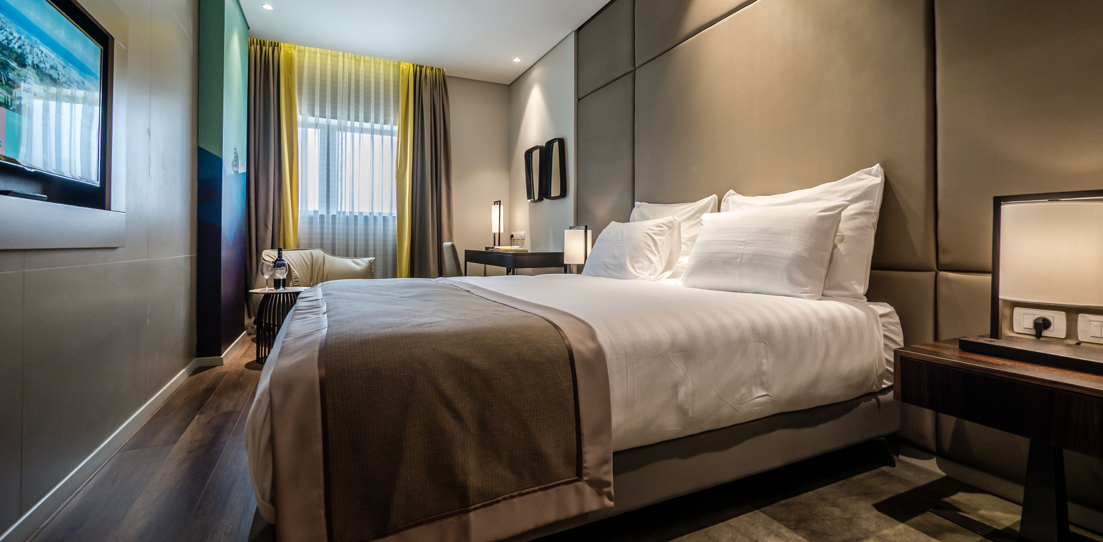 business double room | 1 bedroom, minibar, in-room safe, desk