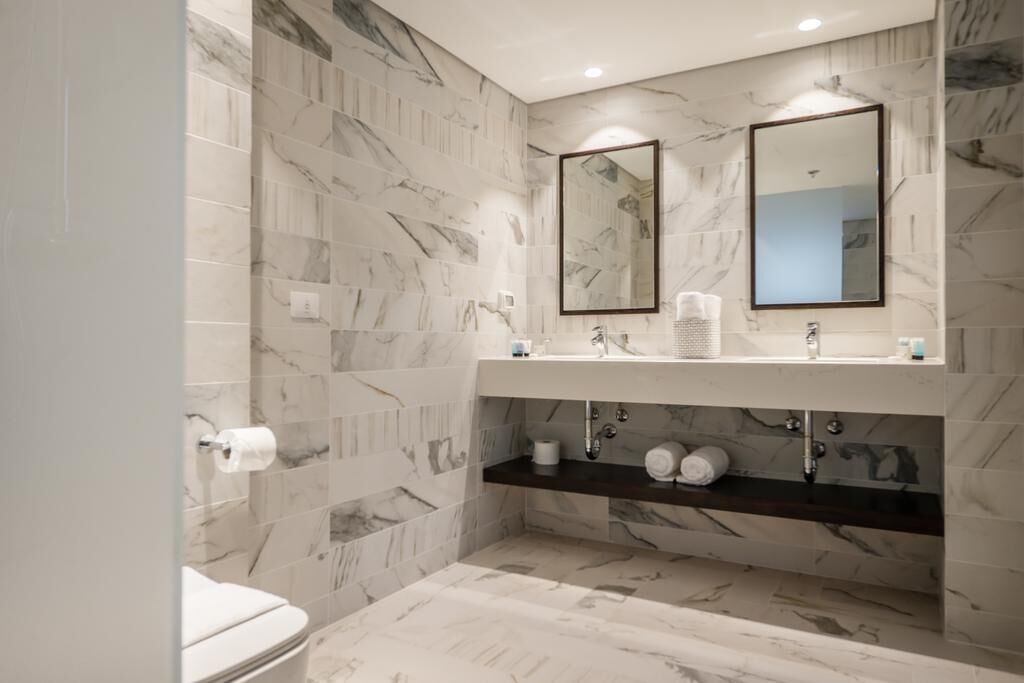 executive double room, bay view | bathroom sink