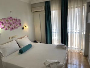 Classic Double Room, 1 Queen Bed, Smoking