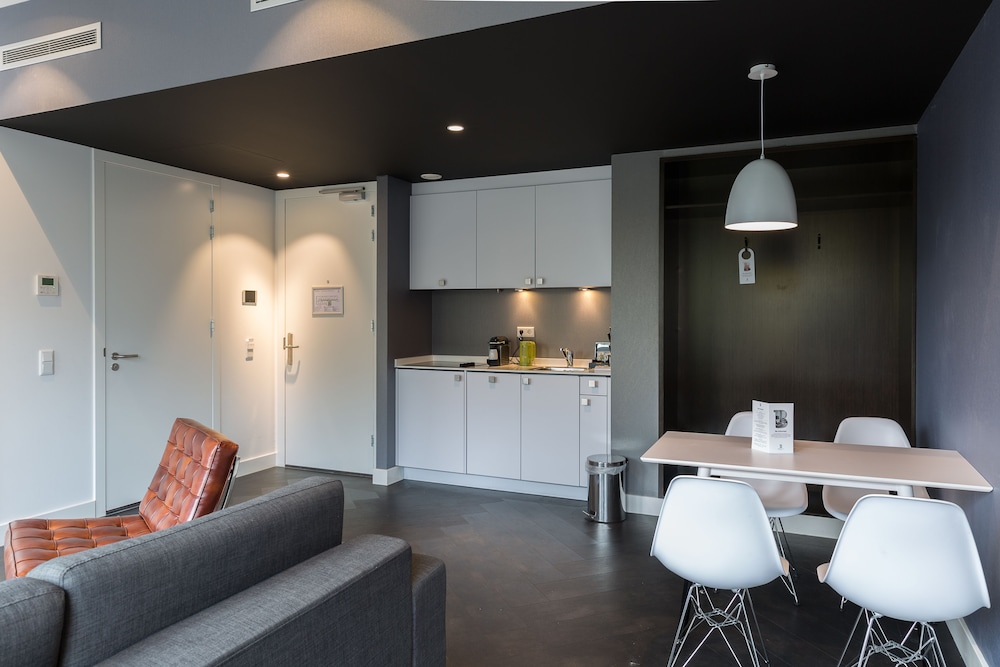 B-aparthotel Kennedy The Hague by null