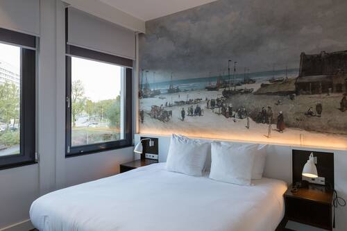 In-room safe, desk, laptop workspace, soundproofing