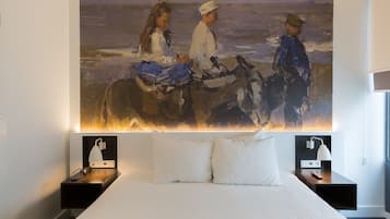 Deluxe Apartment, 1 Bedroom | 1 bedroom, in-room safe, desk, laptop workspace