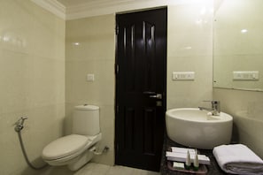 Standard Room | Bathroom | Shower, free toiletries, hair dryer, bathrobes