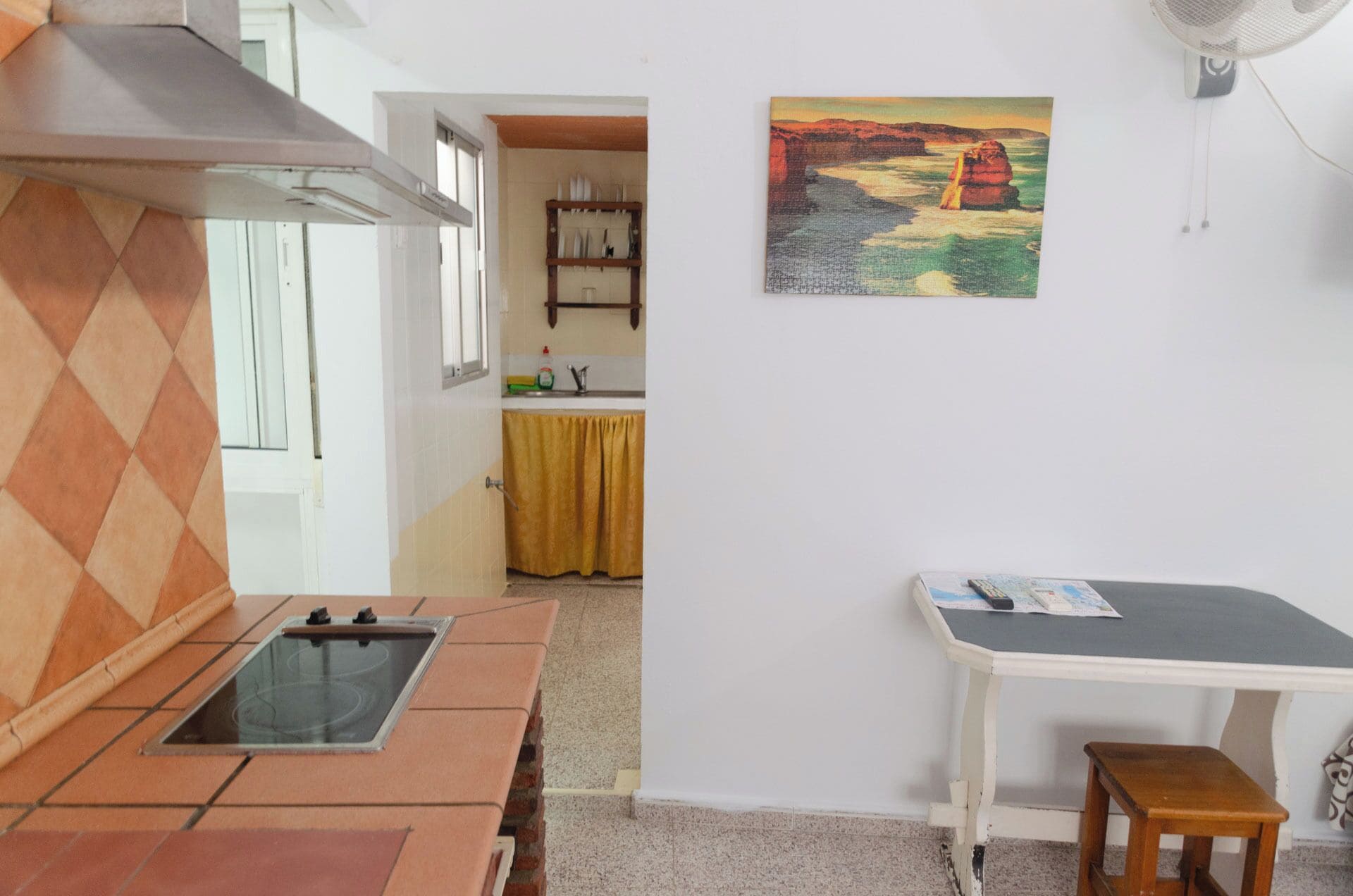 Familjestudio | Eget kök | Kyl i allmänt utrymme och mikro i allmänt utrymme