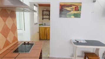 Familjestudio | Eget kök | Kyl i allmÀnt utrymme och mikro i allmÀnt utrymme