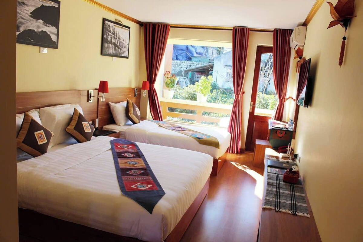 Minibar, in-room safe, desk, blackout curtains