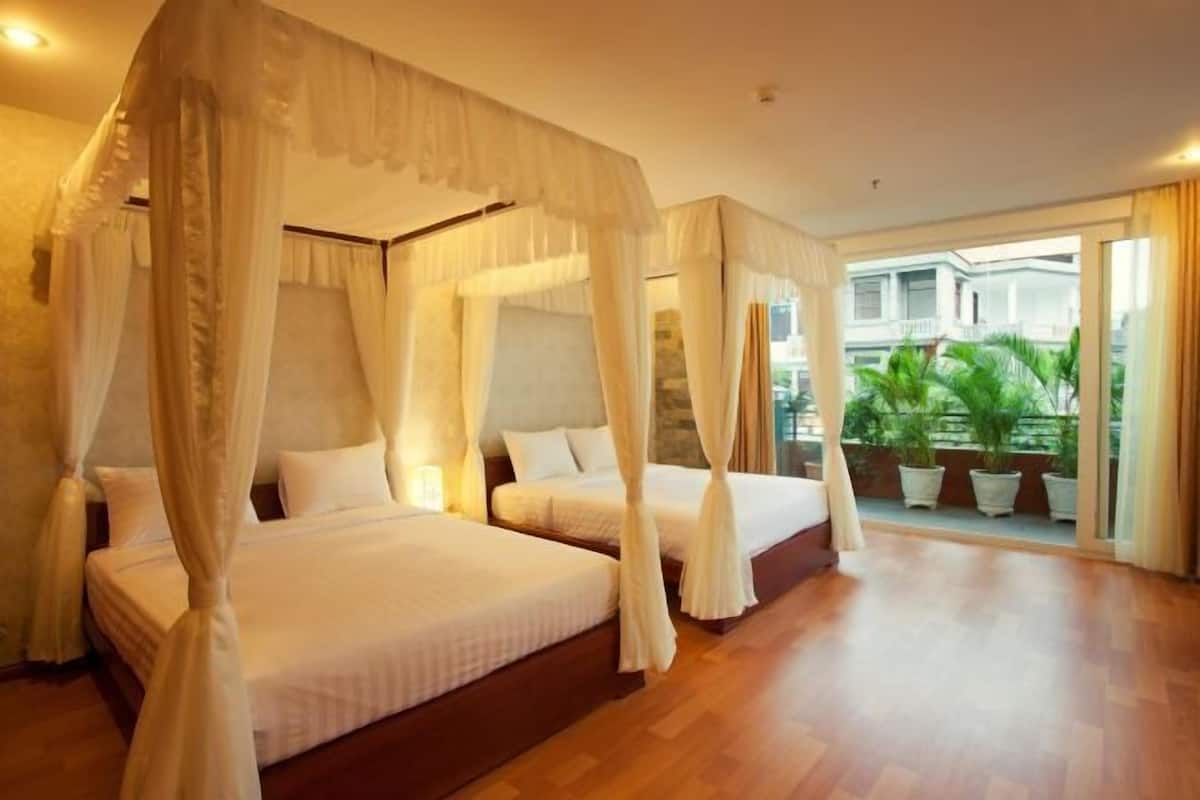 Minibar, in-room safe, desk, blackout curtains