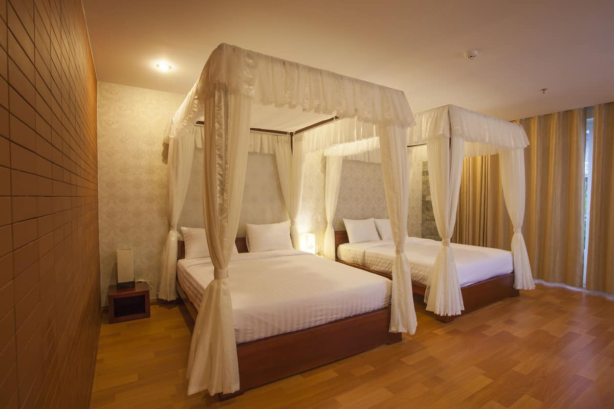 Minibar, in-room safe, desk, blackout curtains