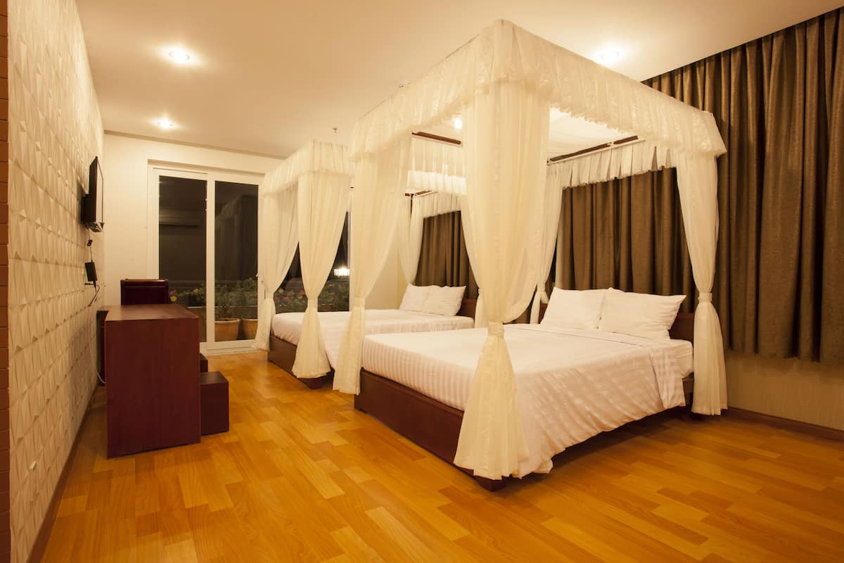 Minibar, in-room safe, desk, blackout curtains
