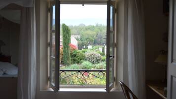 Superior Double Room, Garden Area | Premium bedding, individually decorated, desk, blackout curtains