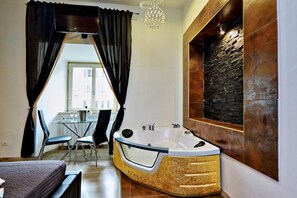 Premium bedding, minibar, in-room safe, soundproofing - Suite Paradise (Rome)