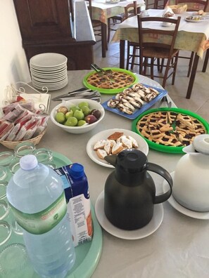 Breakfast buffet