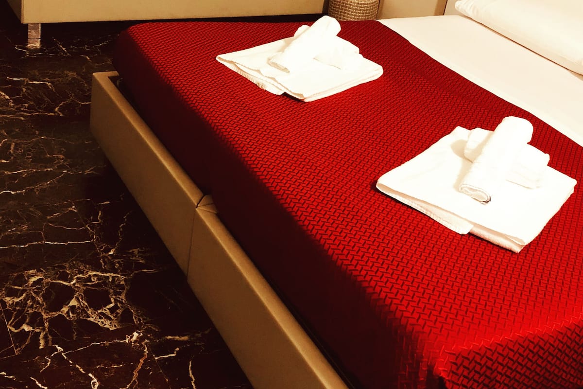 Comfort Triple Room | Minibar, desk, soundproofing, WiFi (free)