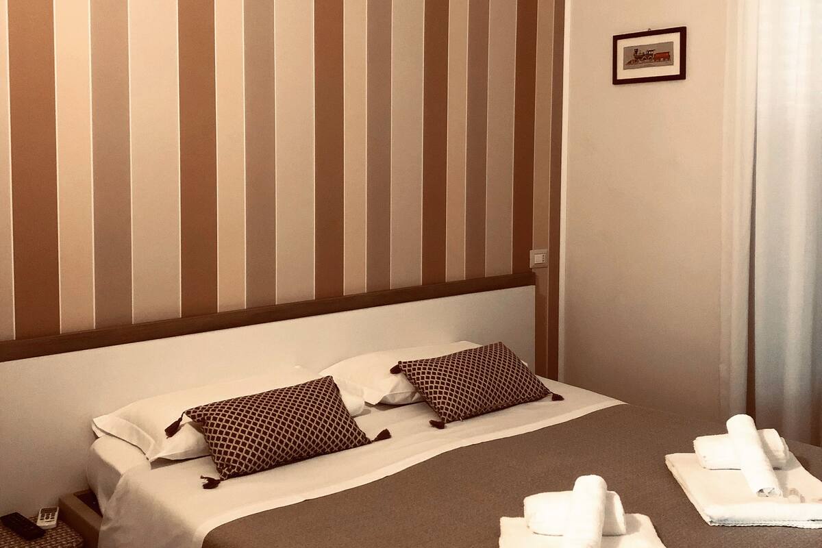 Comfort Double Room | Minibar, desk, soundproofing, WiFi (free)