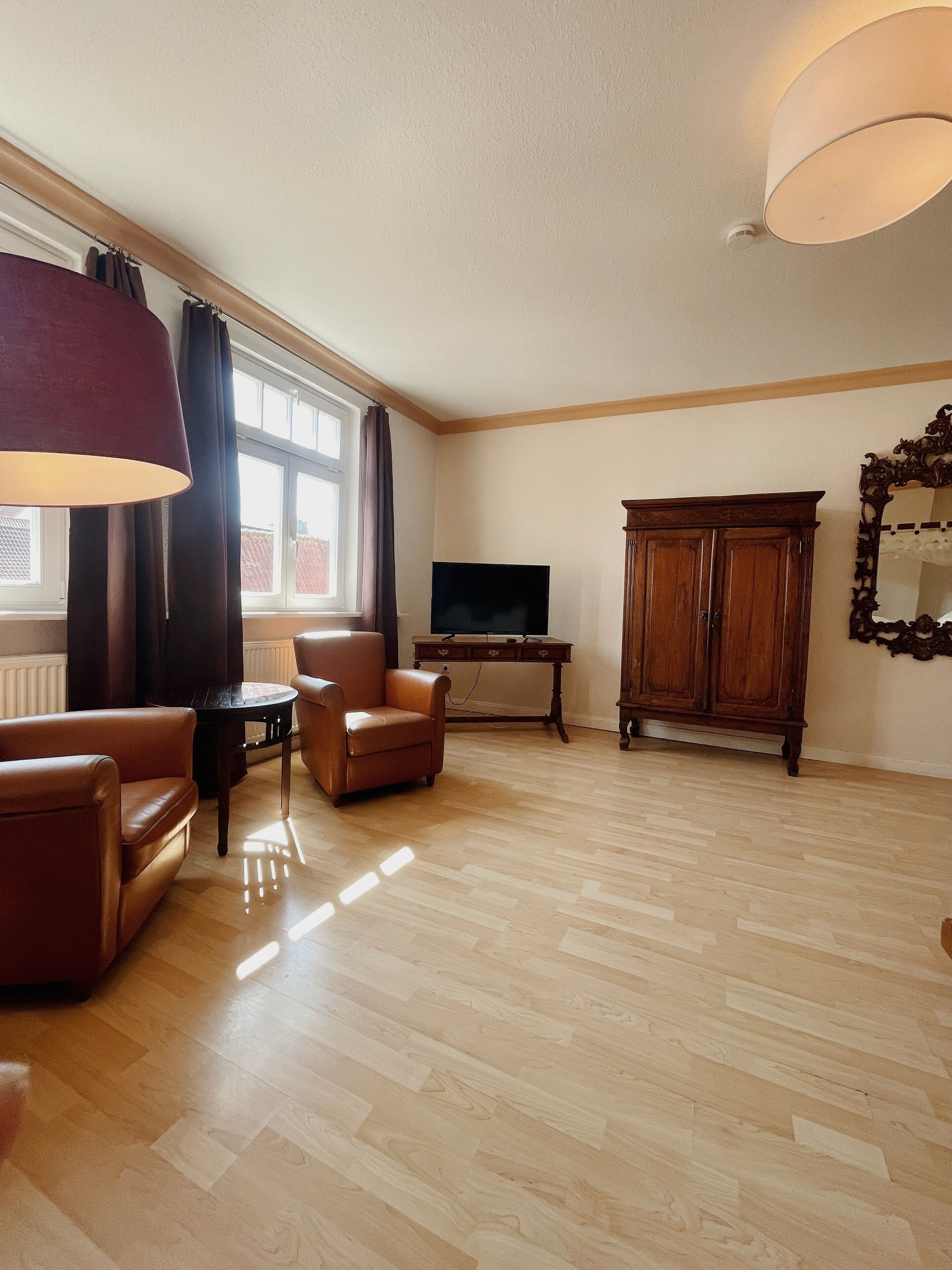 apartment josephine, 3 bedrooms, final cleaning fee 50€ ( dr-julius-leber-straße 15)  | 1 bedroom, individually decorated, individually furnished, soundproofing