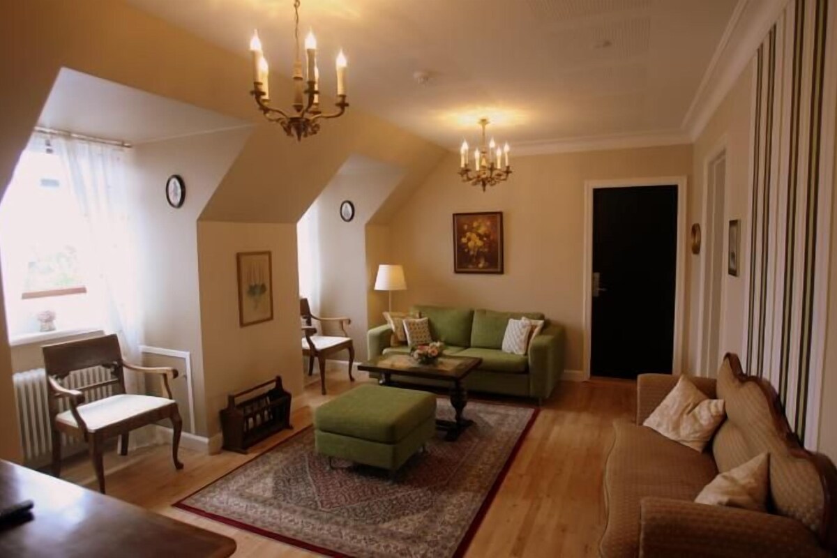 Quadruple Room, 2 Bedrooms | Bathroom | Free toiletries, towels
