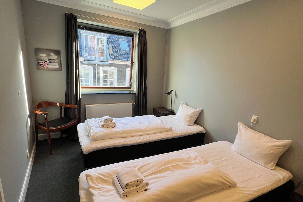 Ropa de cama hipoalergénica, cortinas blackout y wifi gratis 