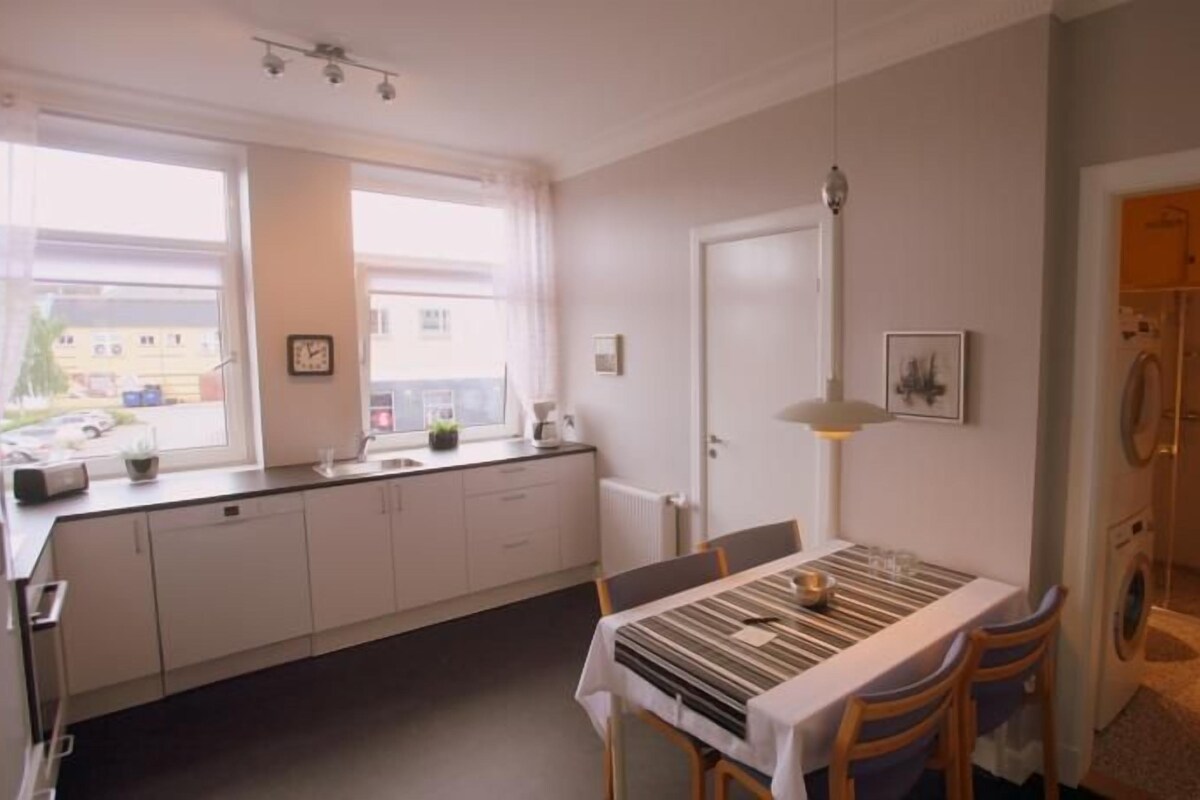 Junior Apartment | Bathroom shower