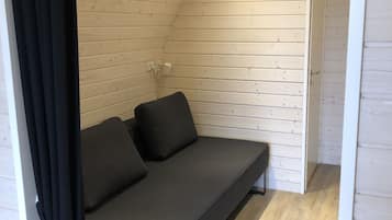 Baita, vista lago | Una scrivania, tende oscuranti, ferro/asse da stiro, Wi-Fi gratuito