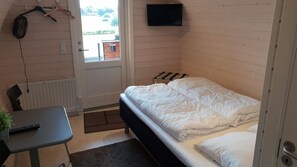 Hytte (2 people) | Skrivebord, blendingsgardiner, strykejern/-brett og wi-fi (inkludert)