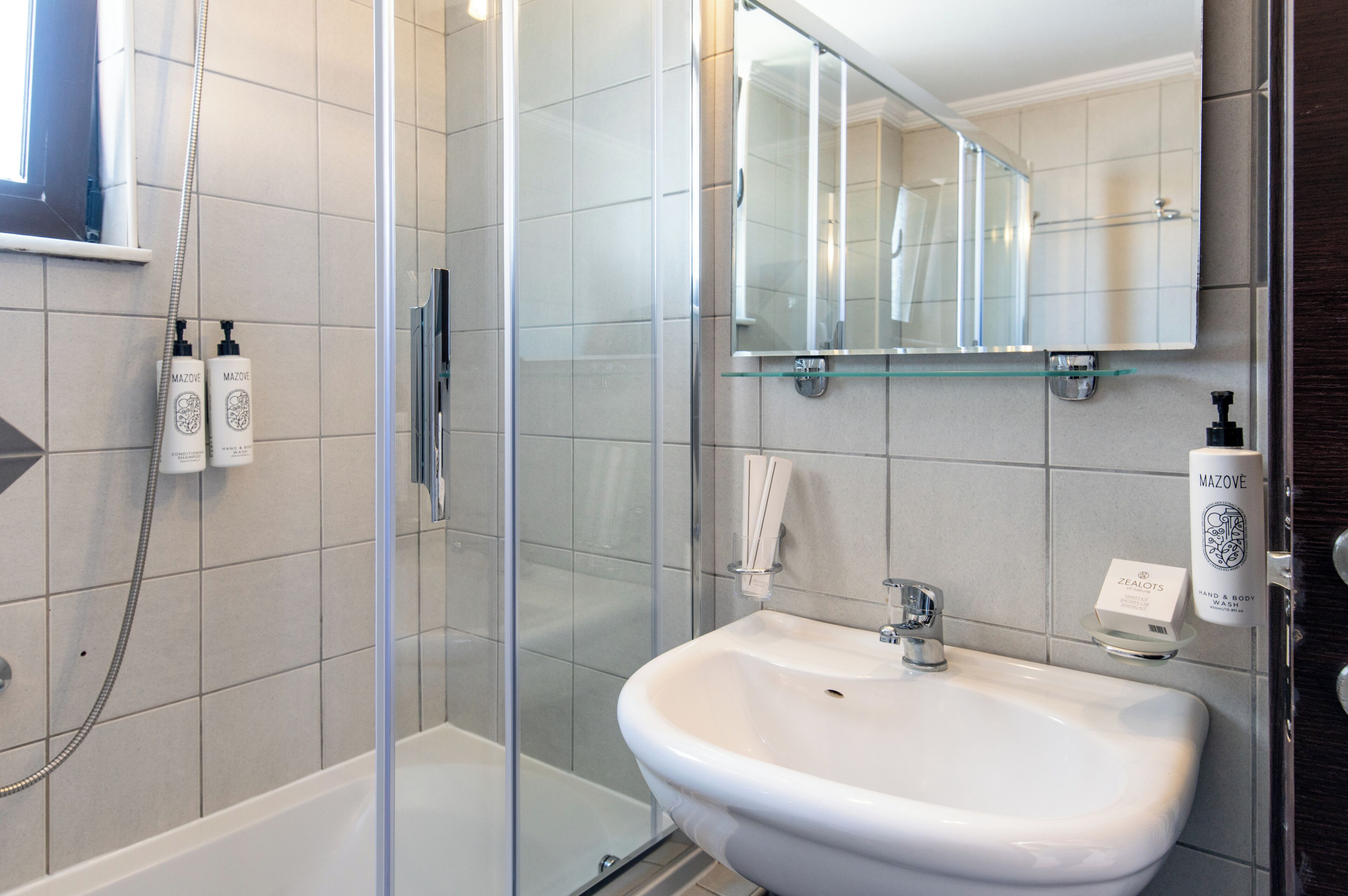 Apartamento família, 1 quarto | 1 quarto, cortinas blackout, berços grátis, Wi-Fi de cortesia