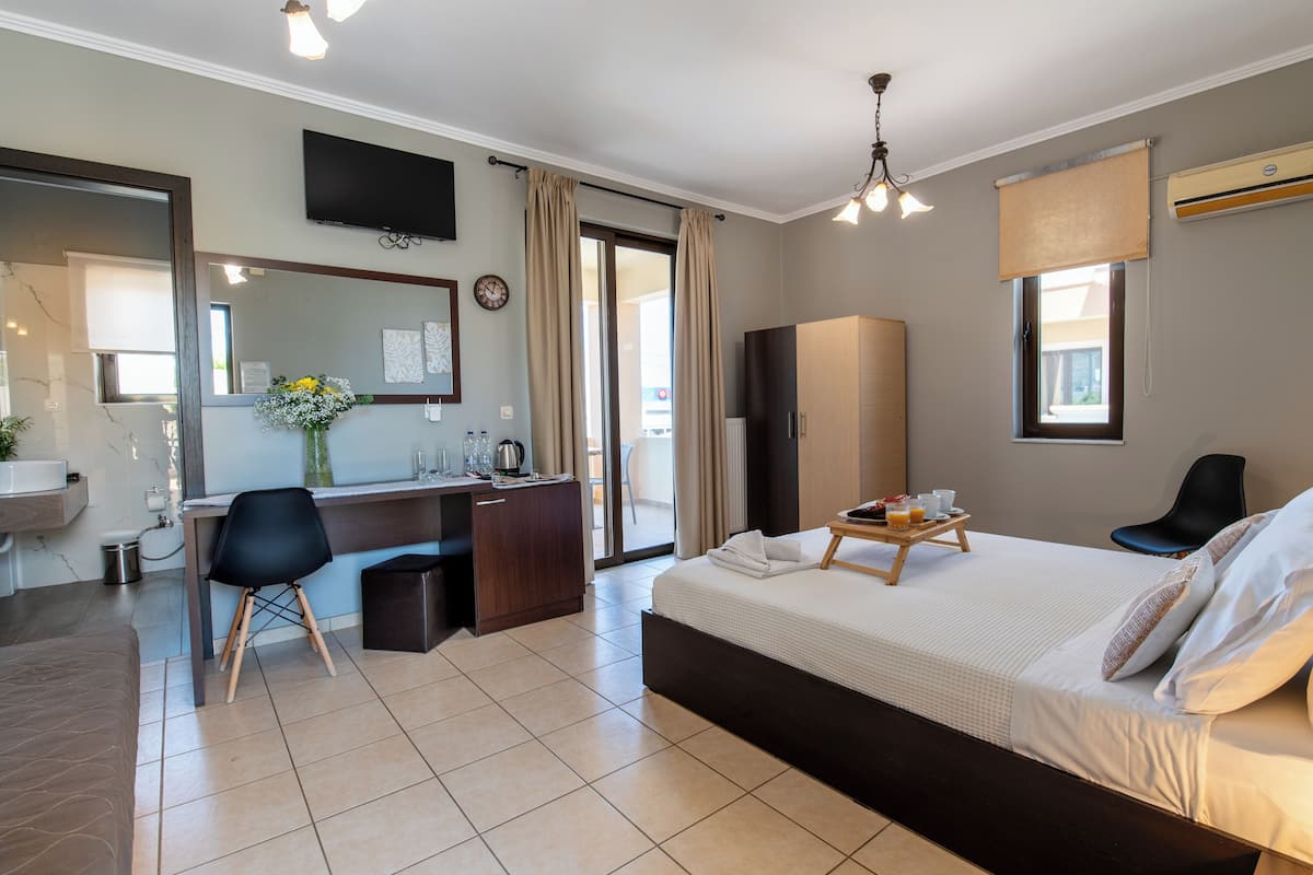 Chambre Double Standard, vue mer | 1 chambre, rideaux occultants, lits bébé (gratuits), Wi-Fi gratuit