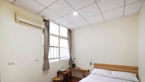 Double Room - Wooden Man B&B (Taitung)