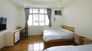 Family Room, City View - Wooden Man B&B (Taitung)