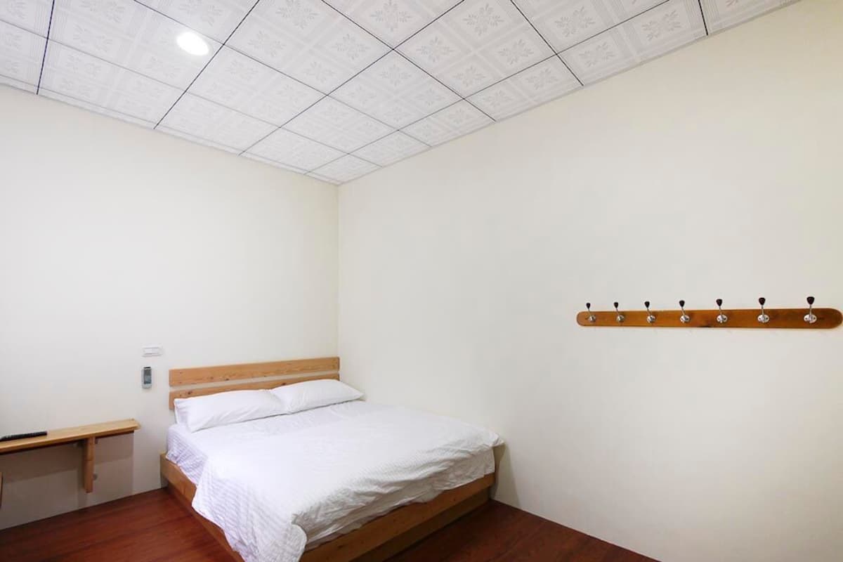 Quarto casal | Escrivaninha, quartos à prova de som, camas extras/dobráveis (sobretaxa)