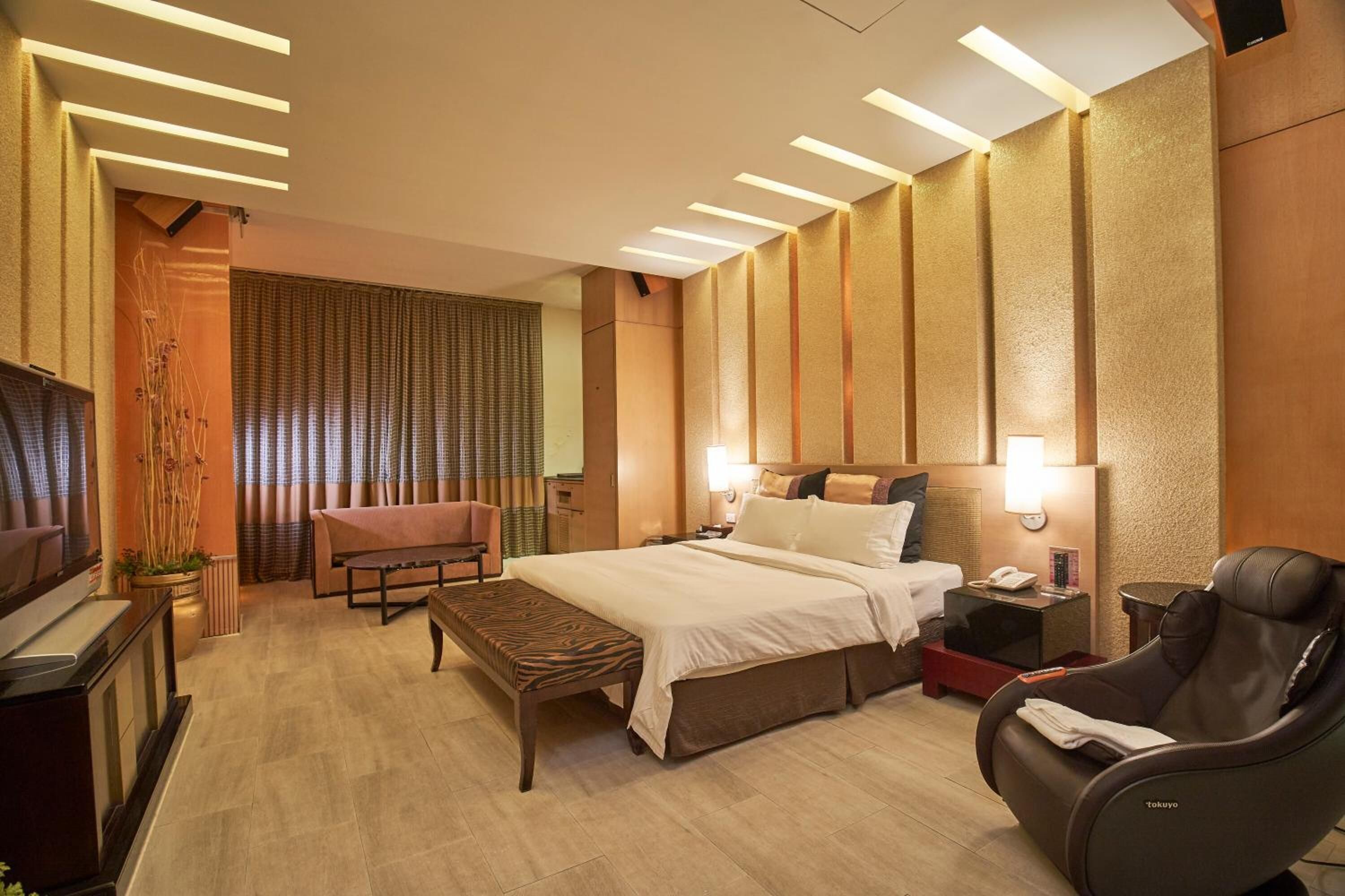 individually furnished, blackout curtains, free wifi, bed sheets