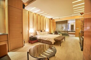 Individually furnished, blackout curtains, free WiFi, bed sheets - Dong Feng Motel (Taoyuan City)
