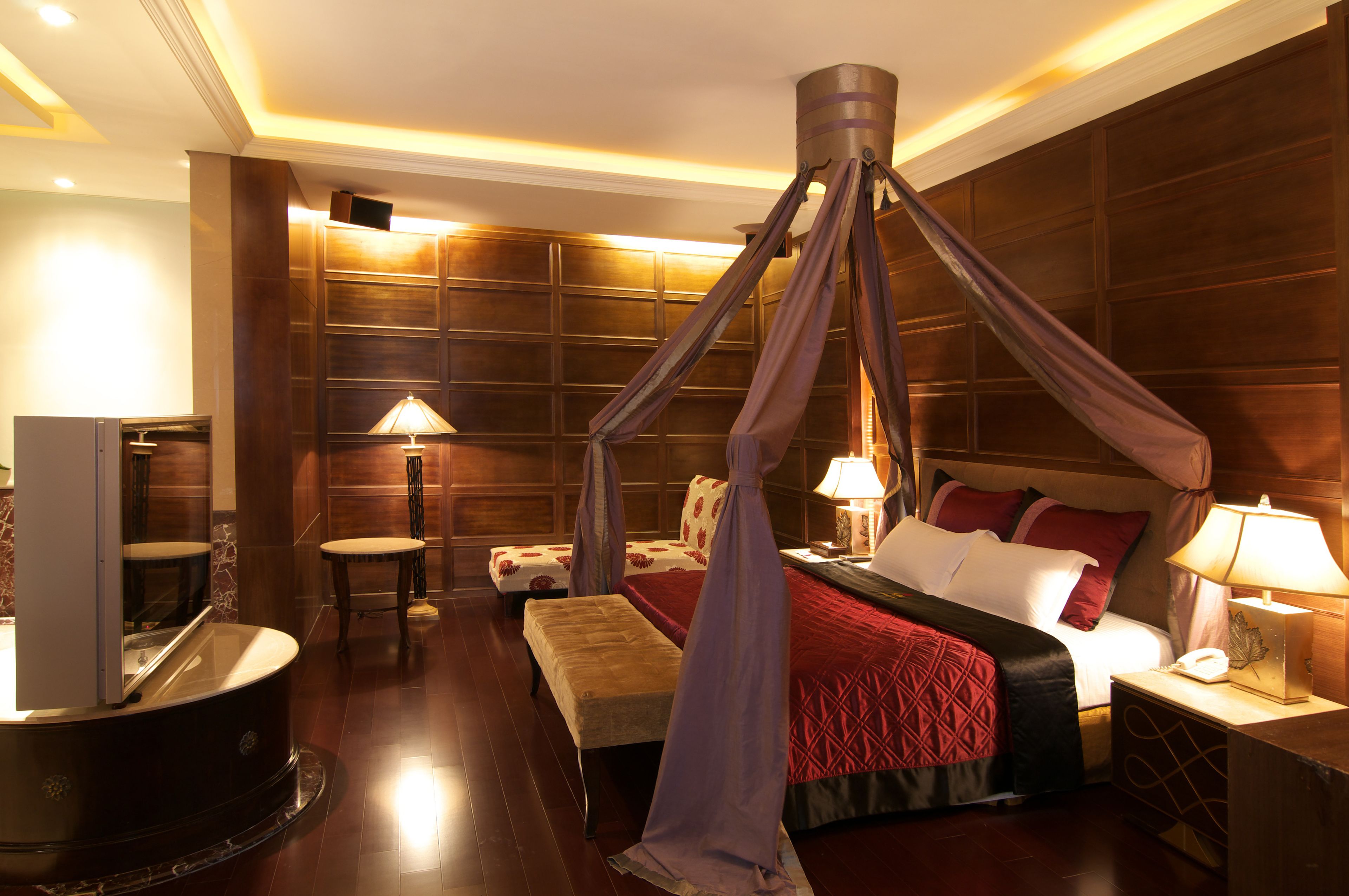 deluxe double room, bathtub | individually furnished, blackout curtains, free wifi, bed sheets