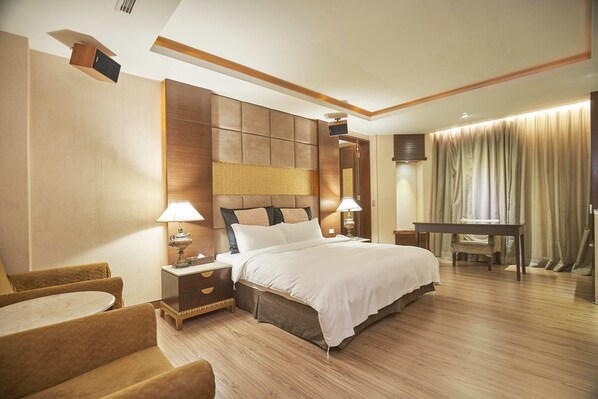 Business Double Room, Bathtub