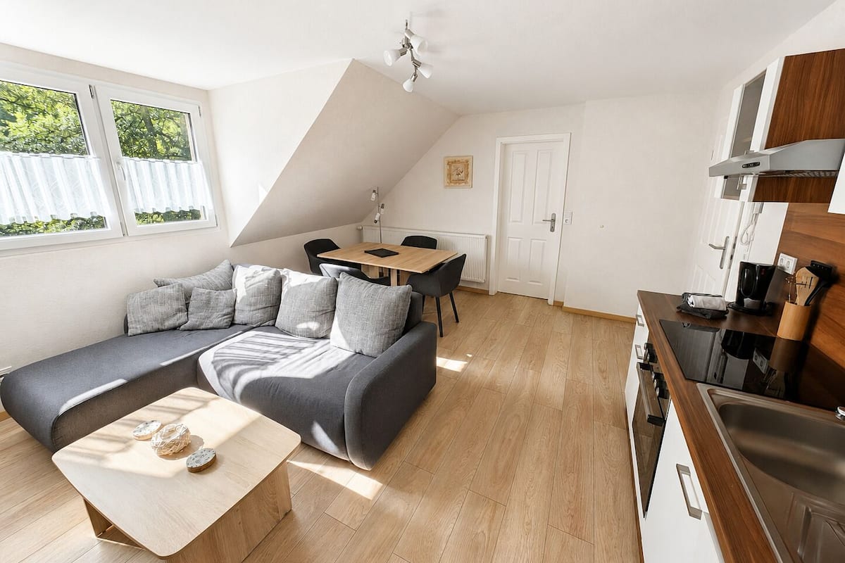 Standard Apartment, 2 Bedrooms, 2 Bathrooms, Garden View | Living area