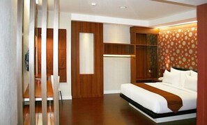 Desk, free WiFi - Citihub Hotel @Gejayan, Yogyakarta (Yogyakarta)