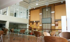 Lobby sitting area - Citihub Hotel @Gejayan, Yogyakarta (Yogyakarta)