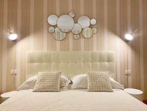 Deluxe Quadruple Room, 1 Bedroom, Private Bathroom