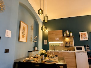 Deluxe-Apartment, 1 Schlafzimmer, Kochnische | Wohnbereich