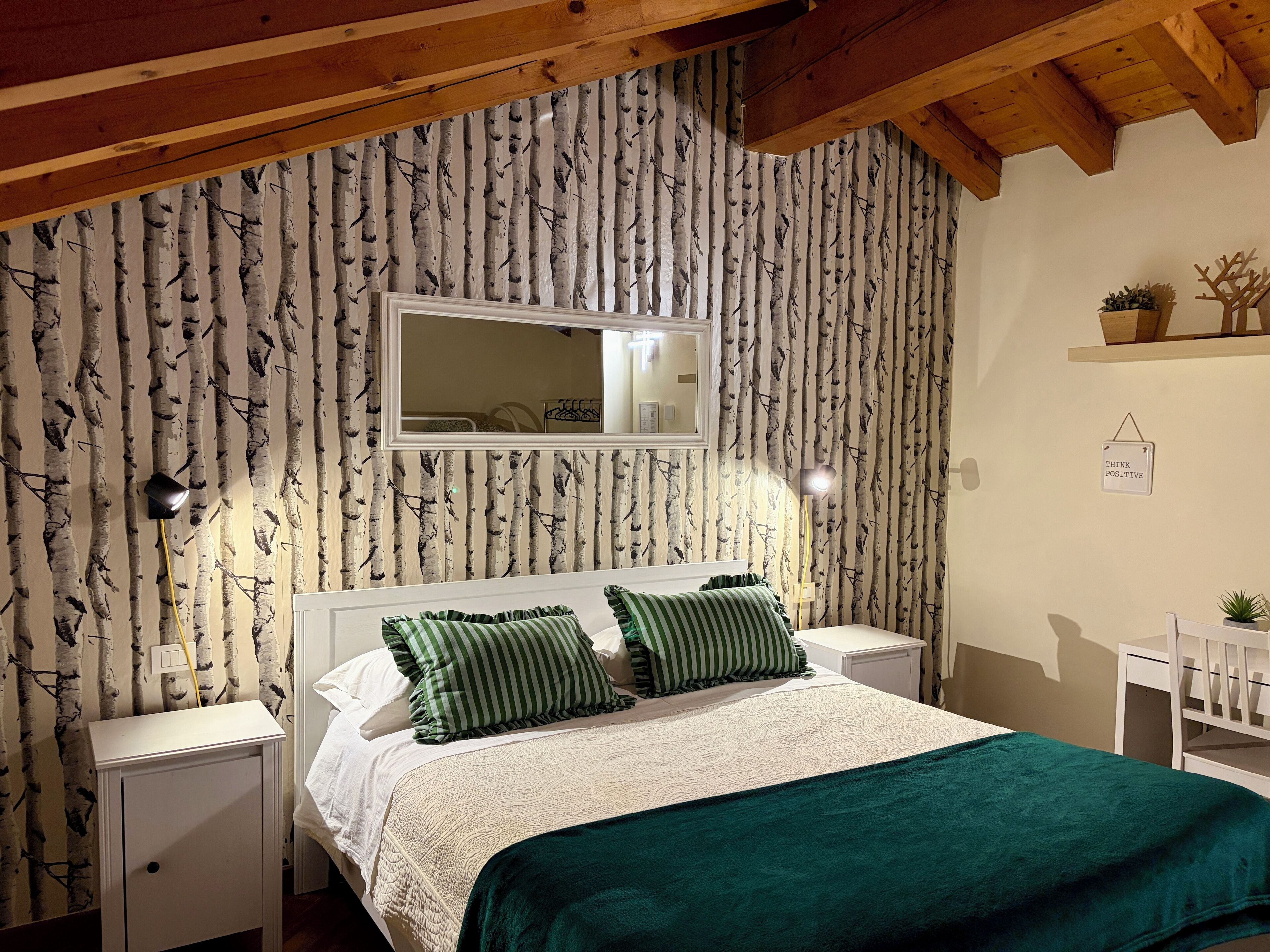 ห้องแฟมิลี่สำหรับสี่ท่าน, 1 ห้องนอน | เครื่องนอนระดับพรีเมียม, มินิบาร์, โต๊ะทำงาน, Wi-Fi ฟรี