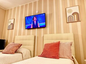 Deluxe Quadruple Room, 1 Bedroom, Private Bathroom | Premium bedding, minibar, desk, free WiFi - B&B La Borasca (Casalpusterlengo)