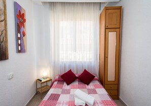Basic Double Room - Pension Salamanca (Salamanca)